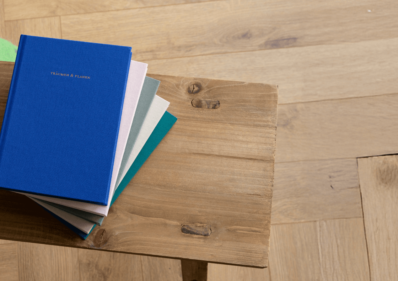 Notizbuch mit Goldtitel