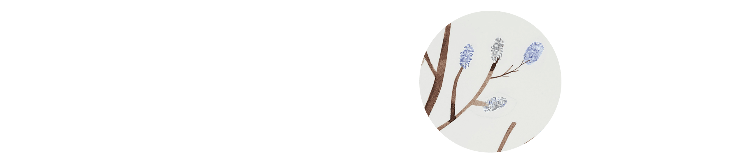 Detailaufnahme von Fingerabdrücken auf Fingerabdruck-Poster mit Baummotiv