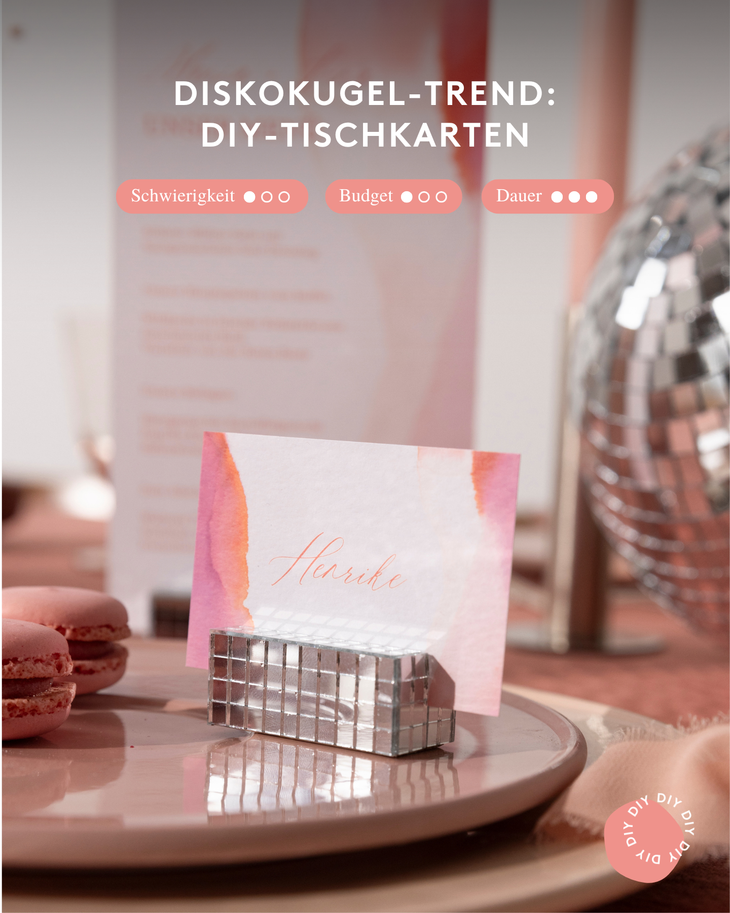 Tischkarte mit DIY Halterung im Diskokugel-Look.