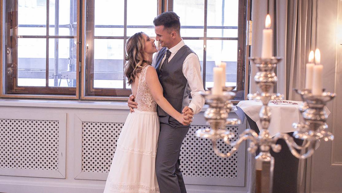 Hochzeit im Schloss Ideen für Deko, Essen & Styling