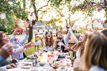 Ausgelassene Hochzeit mit guten Ideen fürs Programm