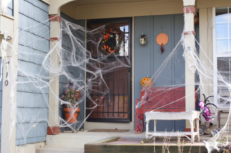 Zu Halloween wird in den USA oft das ganze Haus dekoriert!